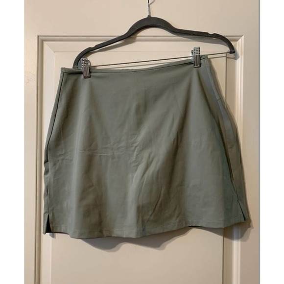 Girlfriend Collective XL Agave Skort - Picture 1 of 3